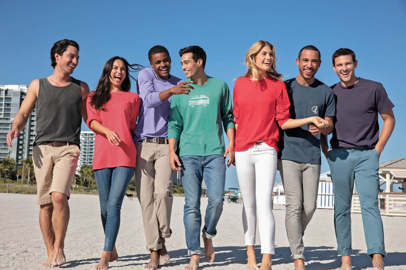 @ET-DC@eyJkeW5hbWljIjp0cnVlLCJjb250ZW50IjoicG9zdF90aXRsZSIsInNldHRpbmdzIjp7ImJlZm9yZSI6IiIsImFmdGVyIjoiIn19@ a group wearing branded apparel